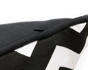 62 Zig Zag Black White (3).JPG