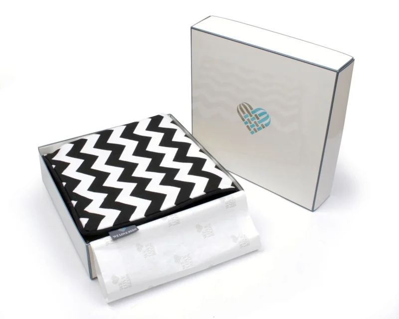 62 Zig Zag Black White (4).JPG